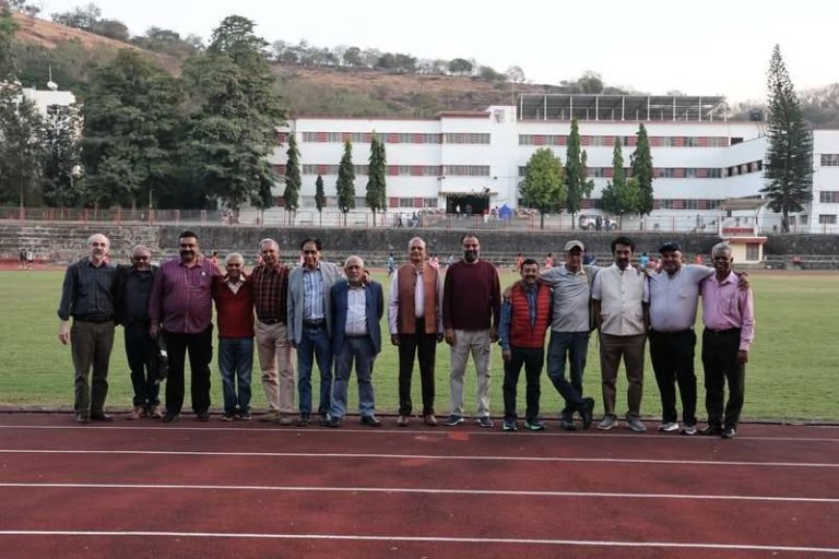 Class of 1982 meet at Alma Mater,Loyola High School, Pune